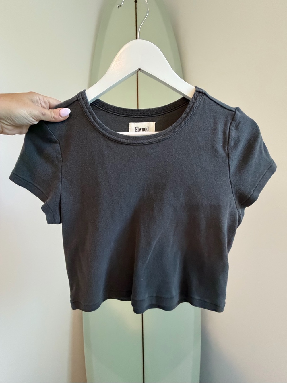 ELWOOD Women's Black Crop Tee